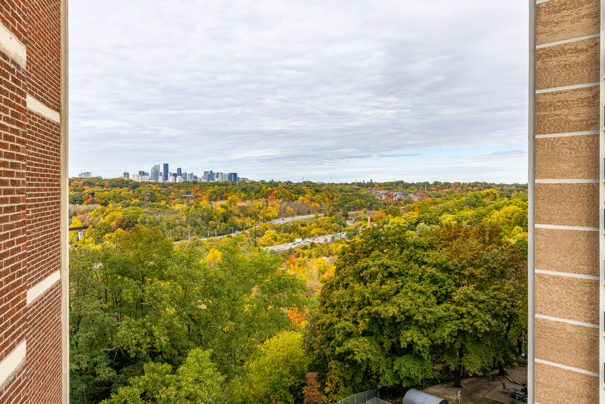 Toronto property showcase — delivered property photograph 26
