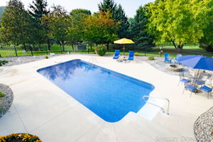  Photo 44