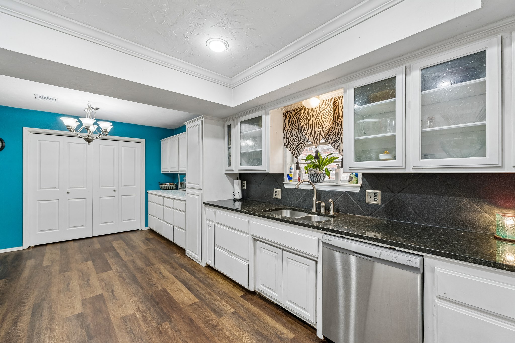 9800 S Country Club Dr_016.jpg