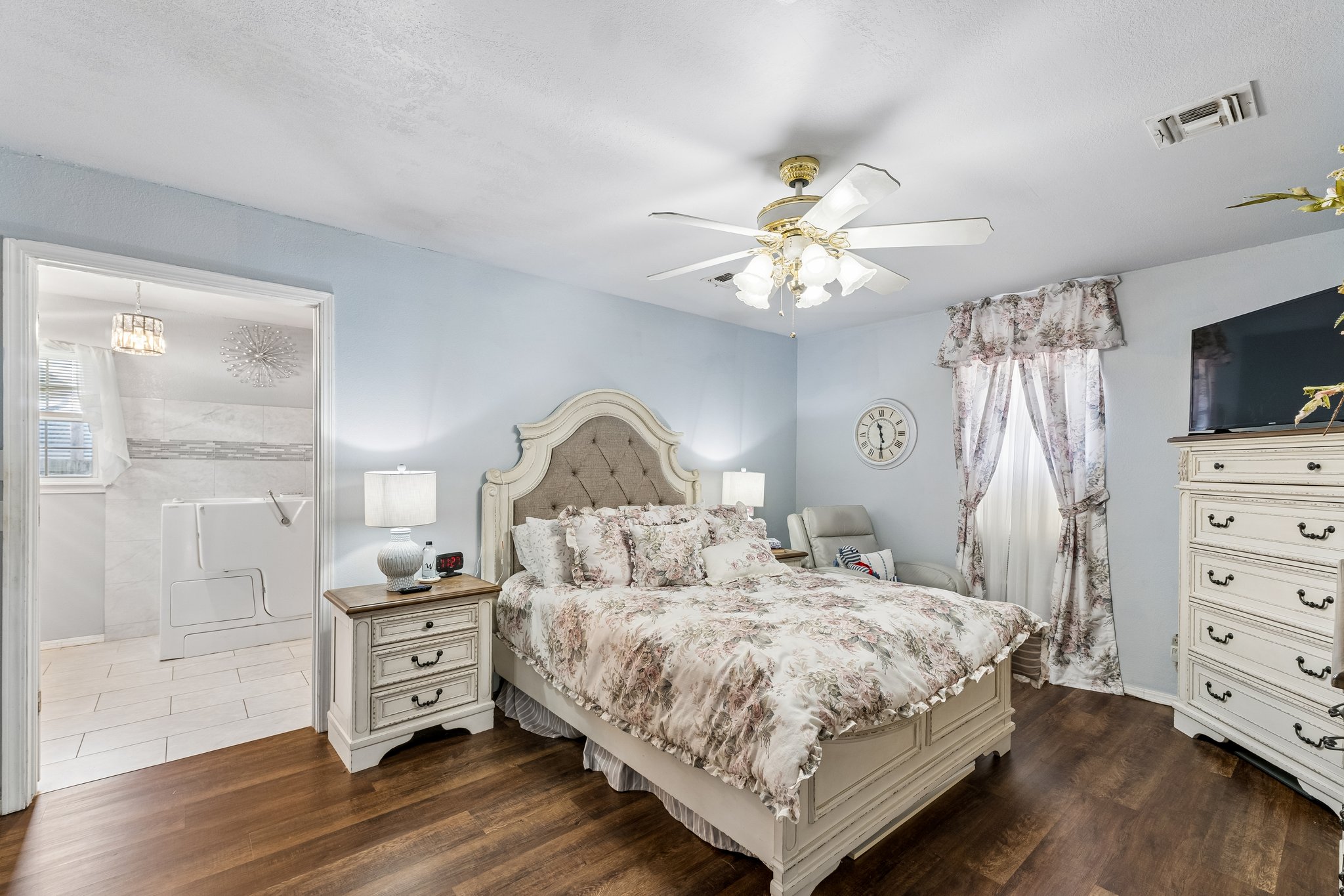 9800 S Country Club Dr_038.jpg