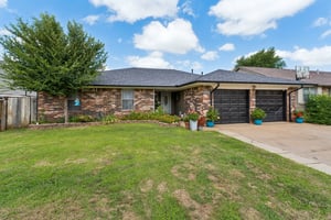 9800 S Country Club Dr_003.jpg