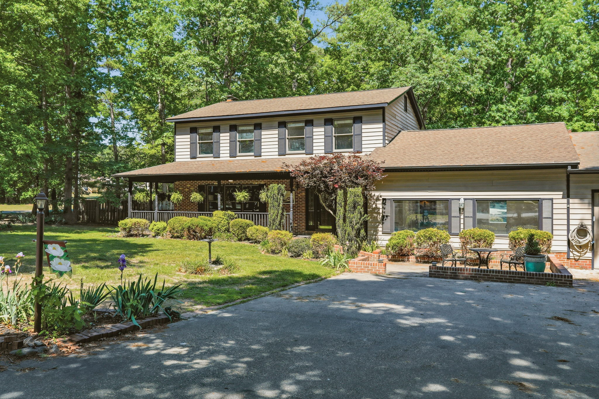 04-Exterior Front