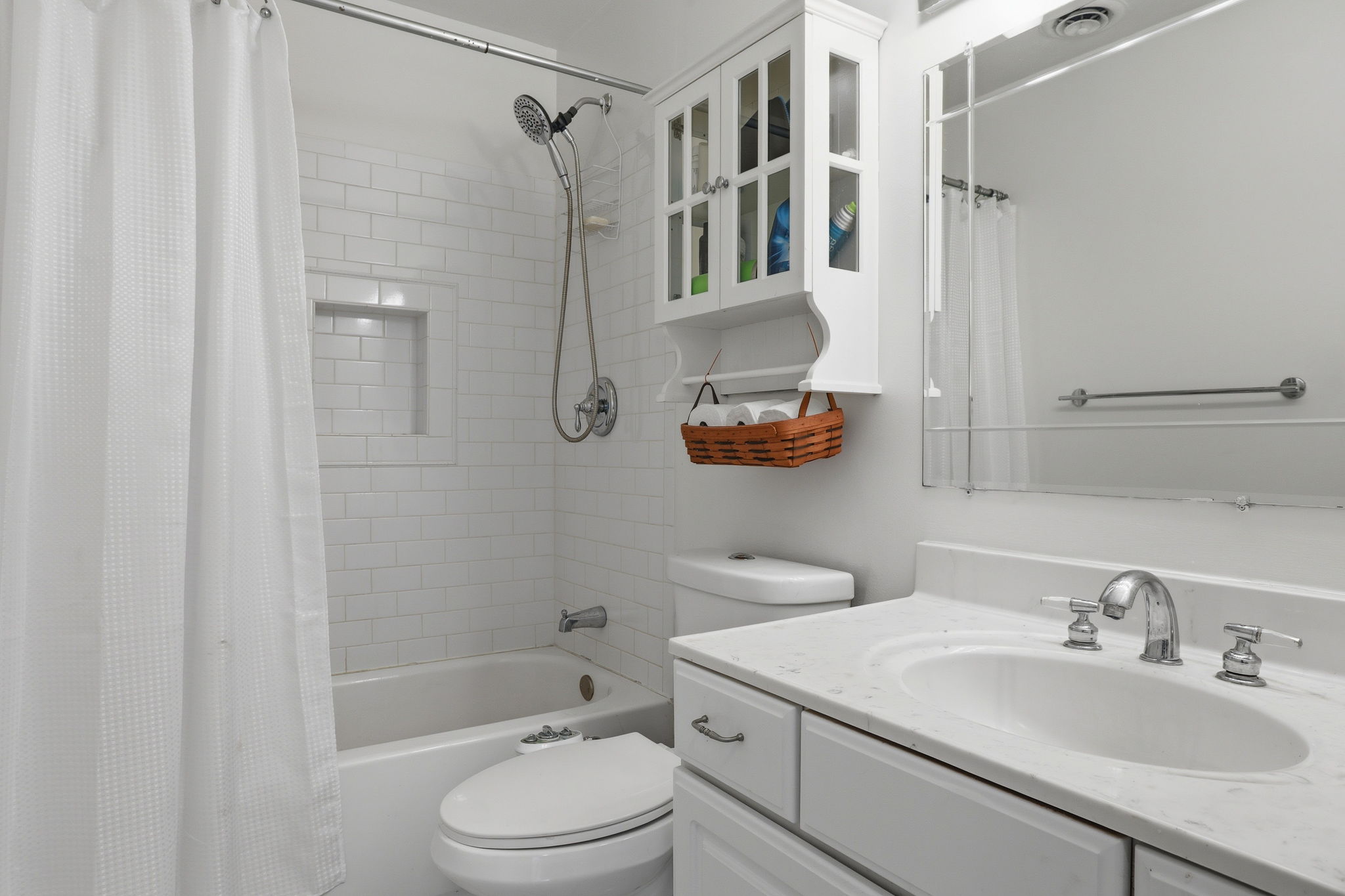 31-Hall Bath