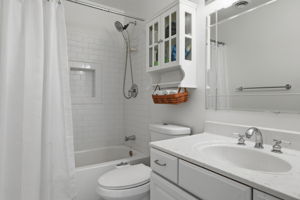 31-Hall Bath