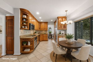 Renovated Gourmet Kitchen with Breakfast Area