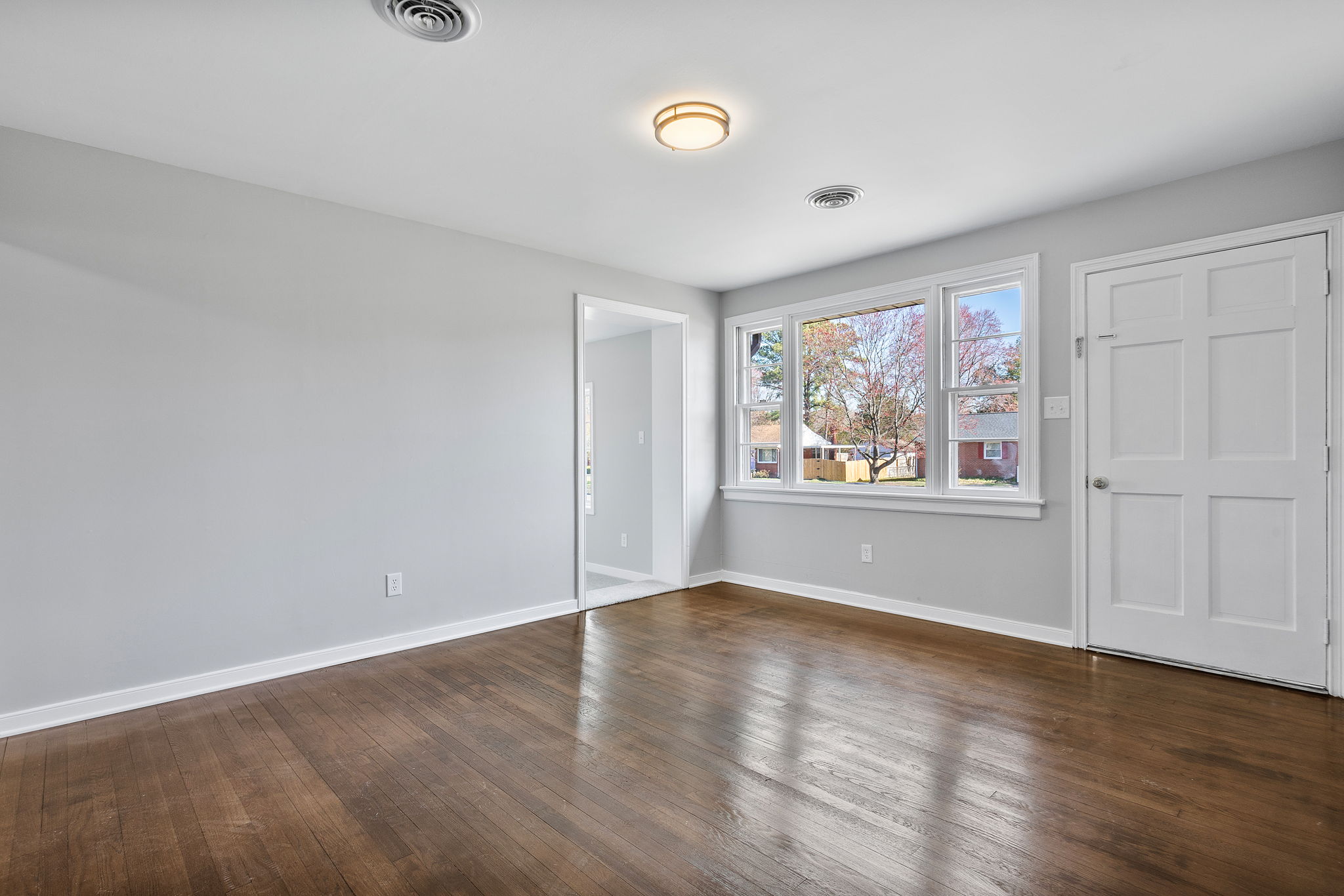 06-Living Room
