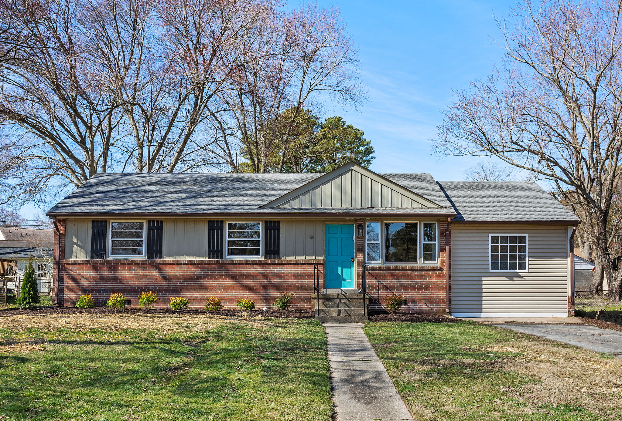 01-Exterior Front