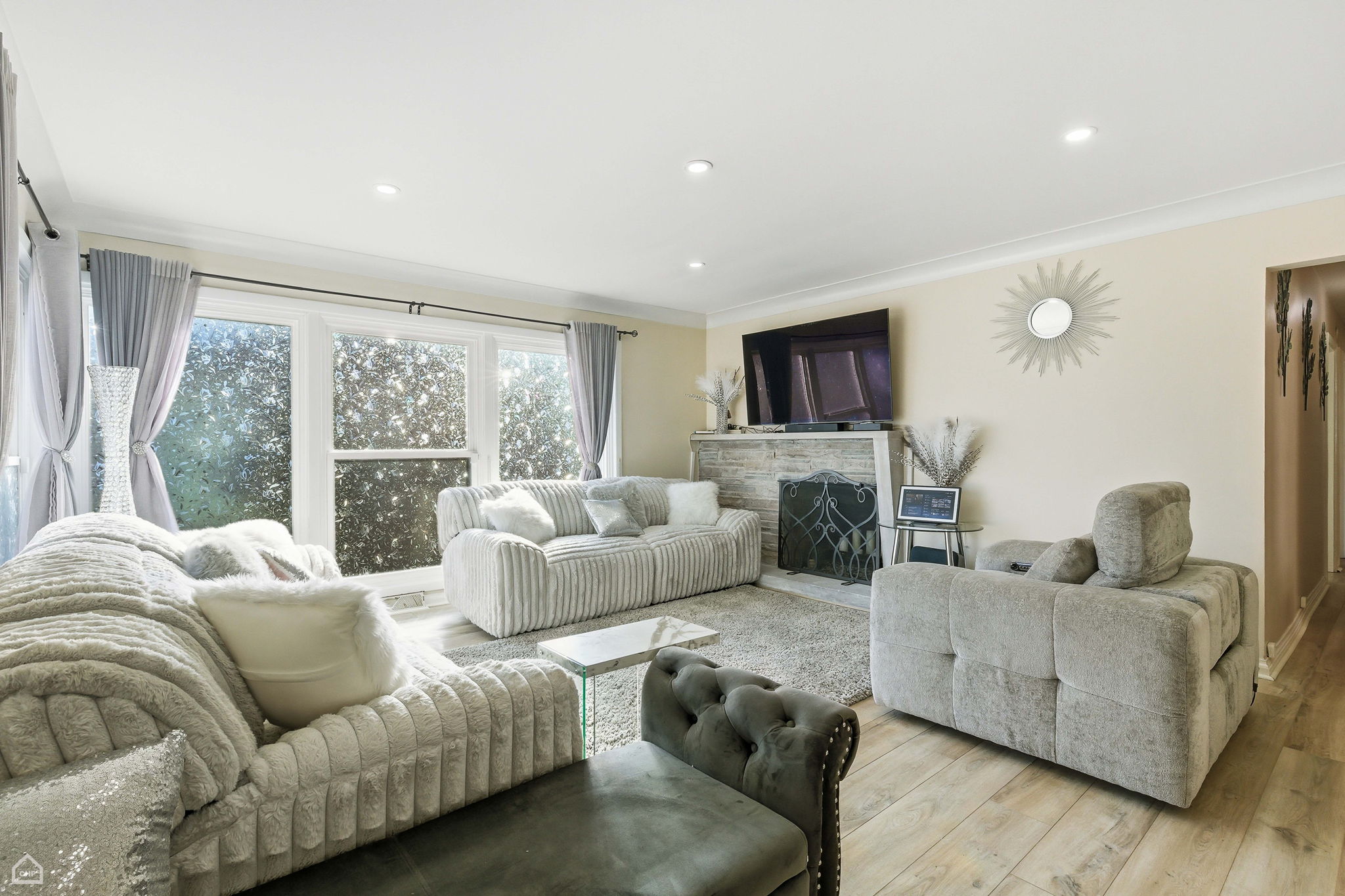 9806 S Harding Ave - Lashaun Allen_CHP2026_007