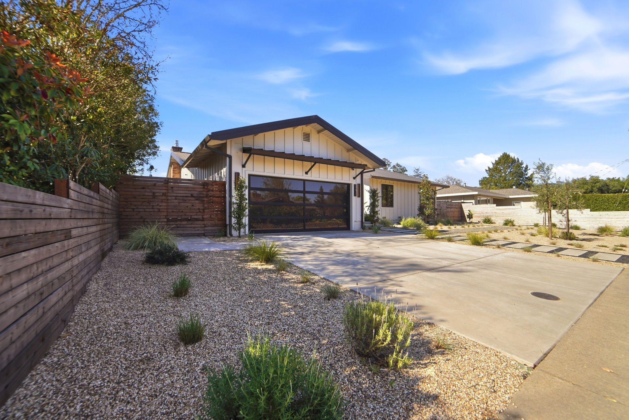 002_F8_981 Valley View St