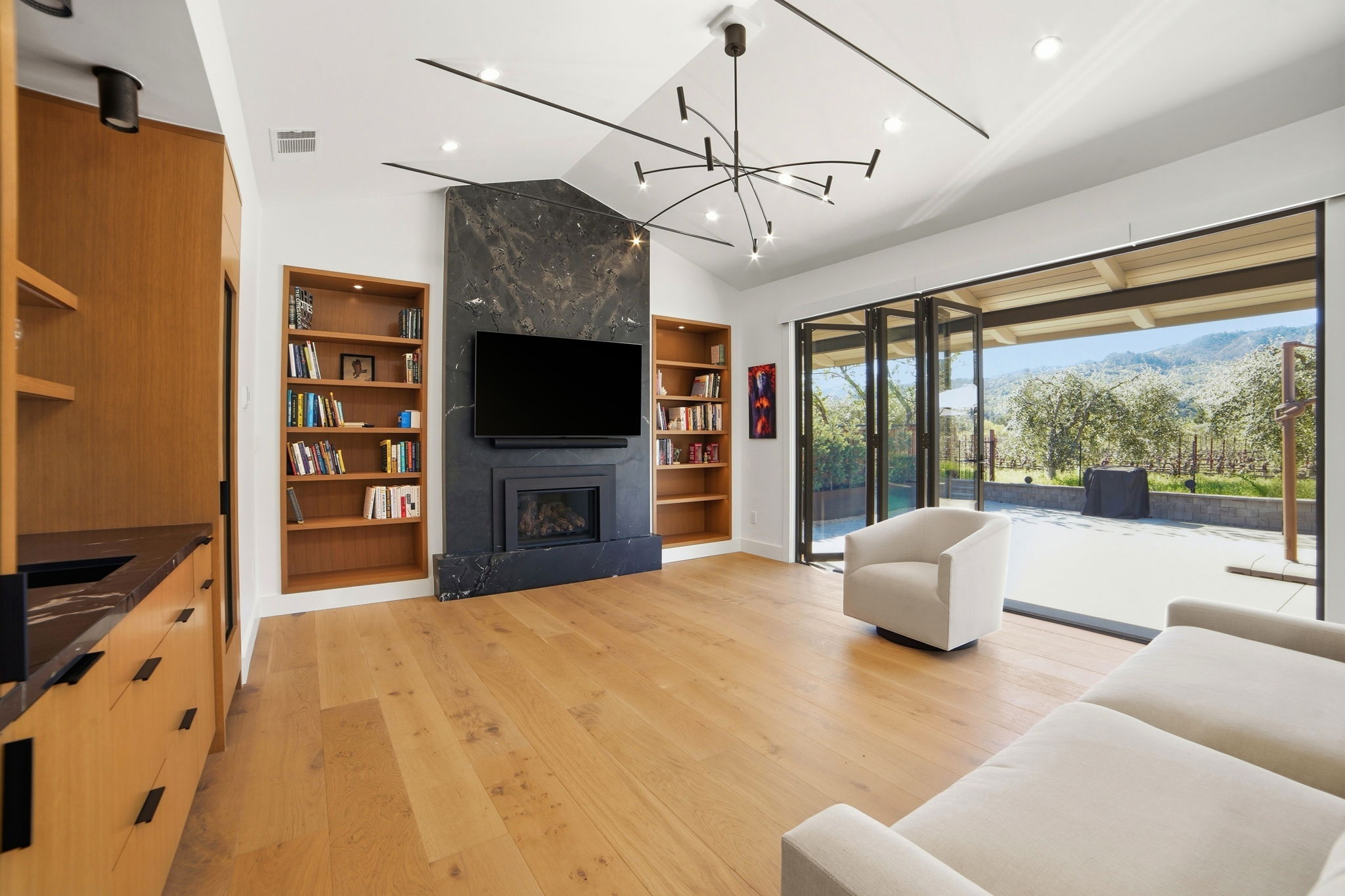 011_F8_981 Valley View St