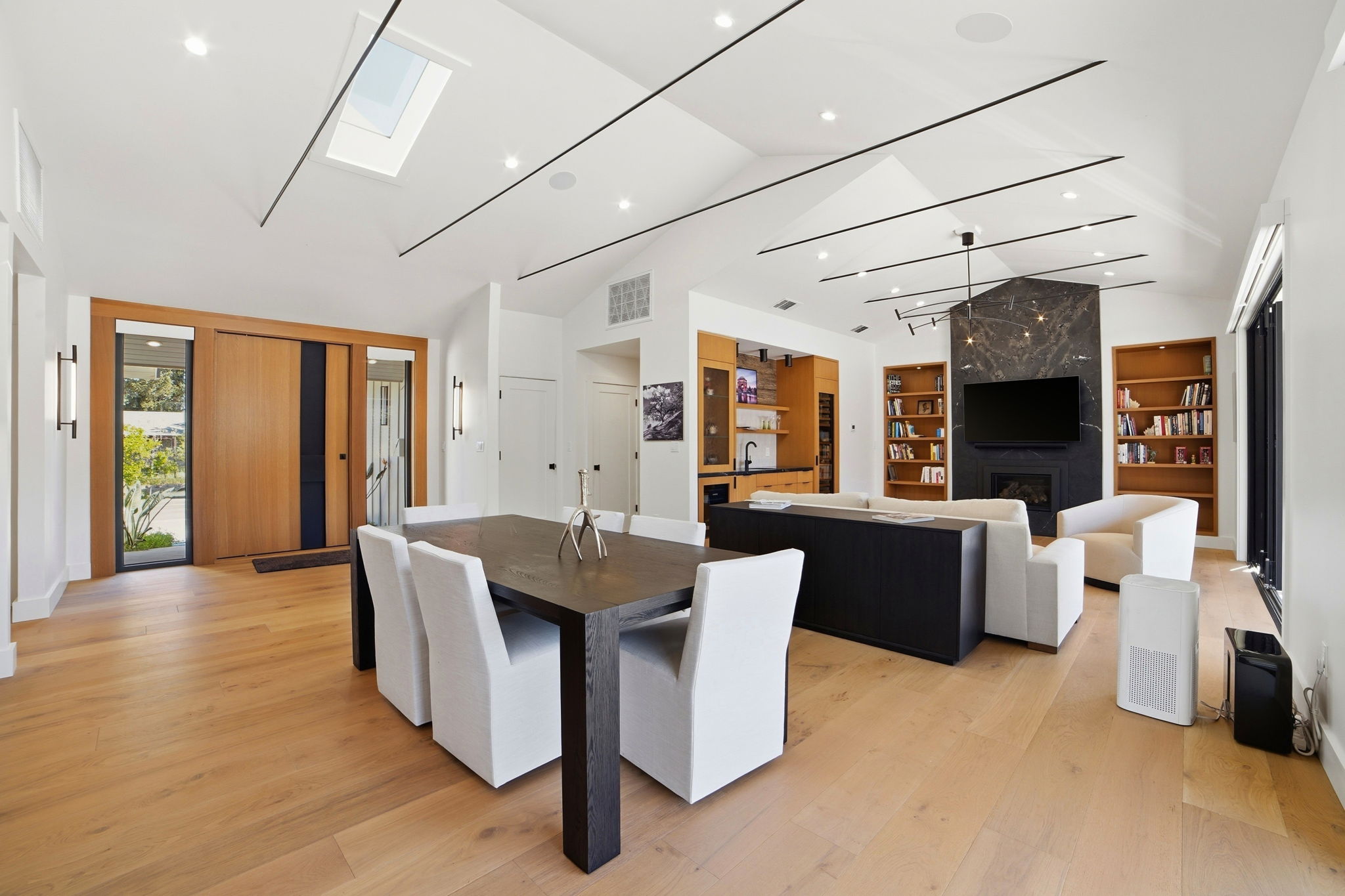 017_F8_981 Valley View St