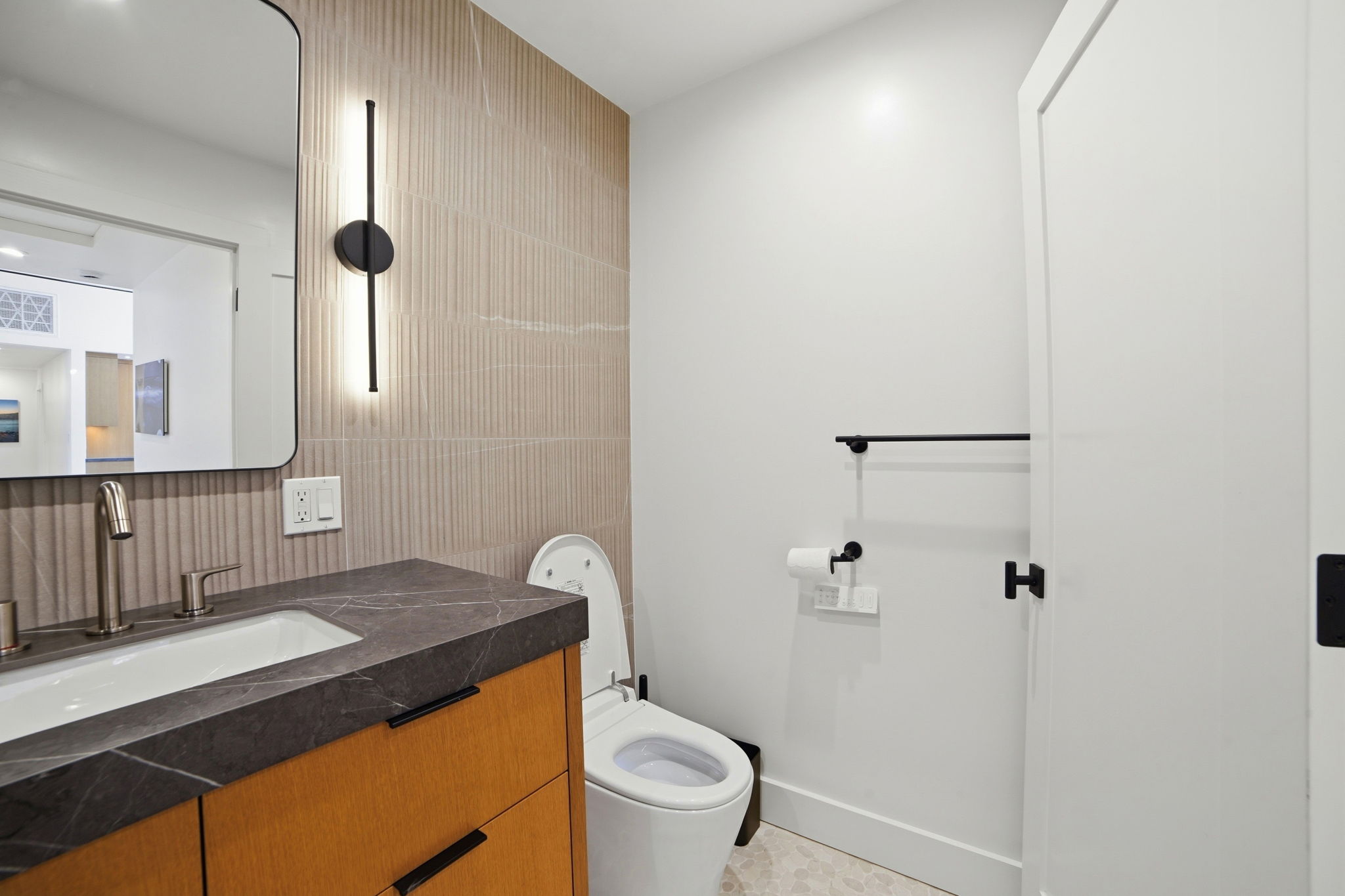 029_F8_981 Valley View St