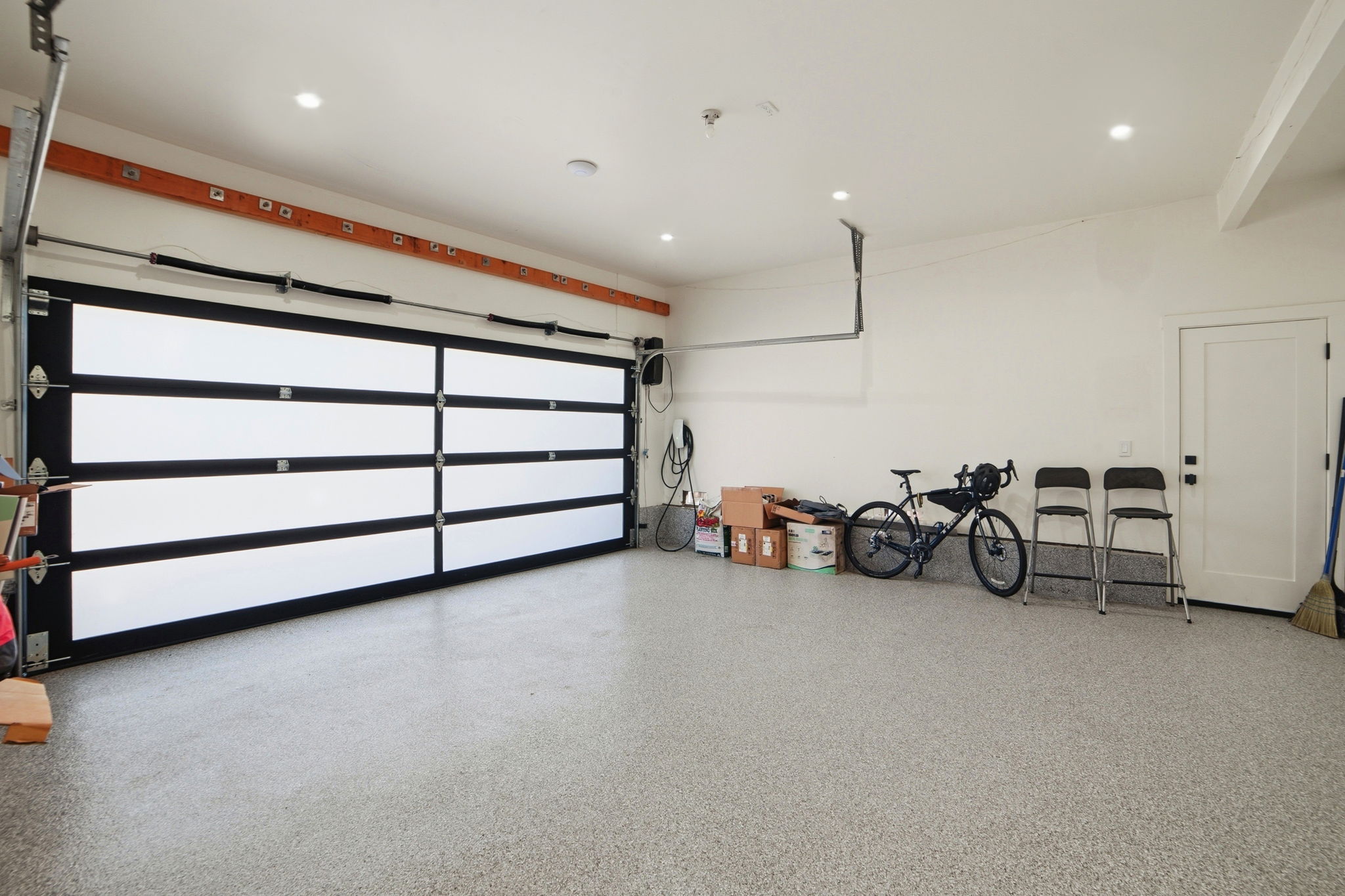 032_F8_981 Valley View St