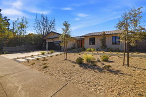 003_F8_981 Valley View St