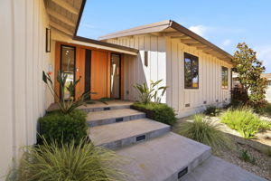 005_F8_981 Valley View St