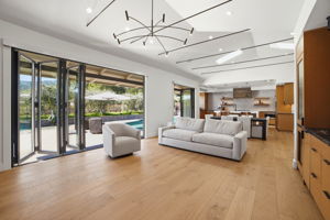 010_F8_981 Valley View St