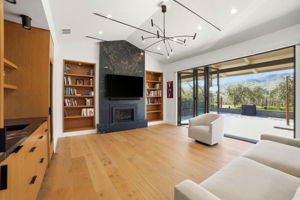 011_F8_981 Valley View St