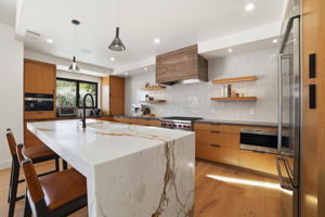 012_F8_981 Valley View St