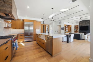 014_F8_981 Valley View St