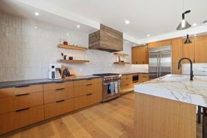 015_F8_981 Valley View St