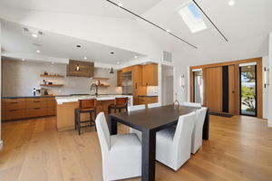 016_F8_981 Valley View St