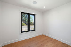 020_F8_981 Valley View St