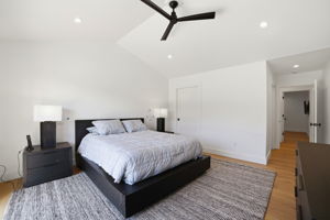 025_F8_981 Valley View St