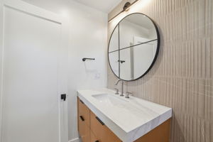 030_F8_981 Valley View St