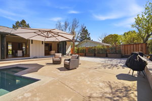 037_F8_981 Valley View St