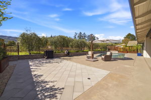 039_F8_981 Valley View St