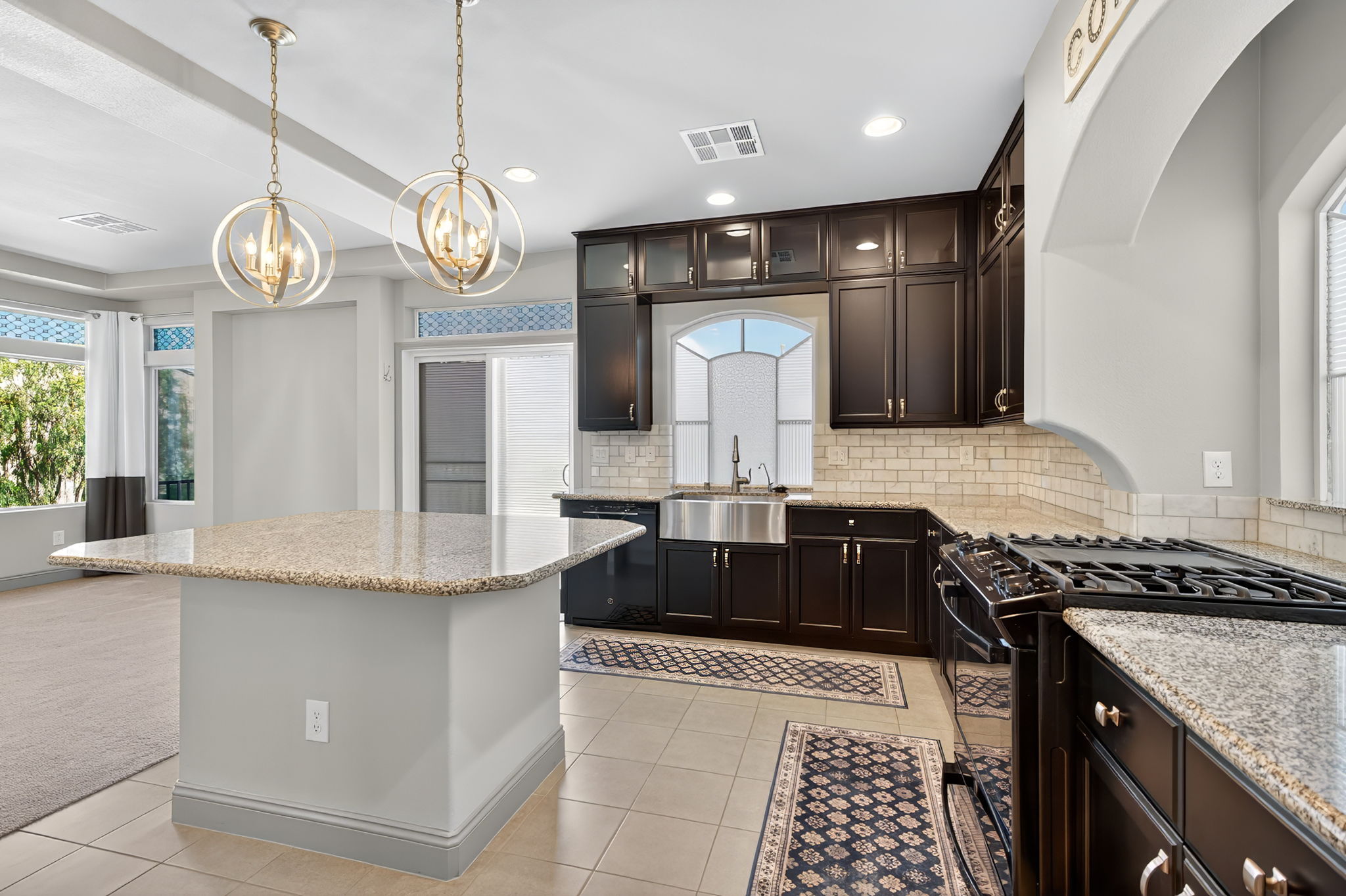 Kitchen/Breakfast Area