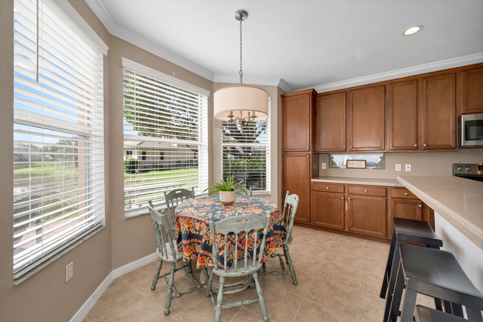 Eat in Kitchen - Breakfast Bar