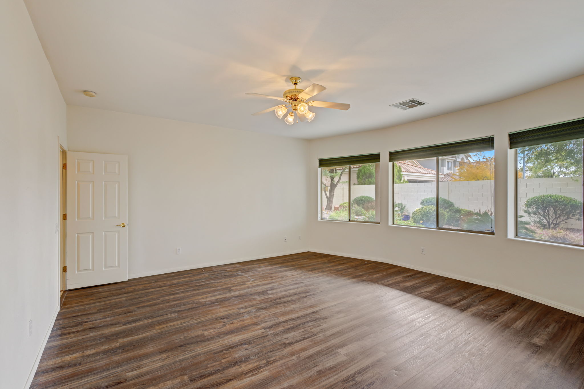 Dusty Winds Ave-018