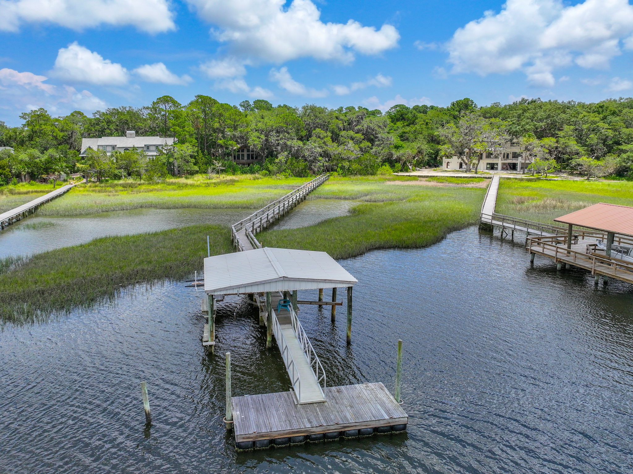 Shared dock with owners of Lot 18 (Vacant).