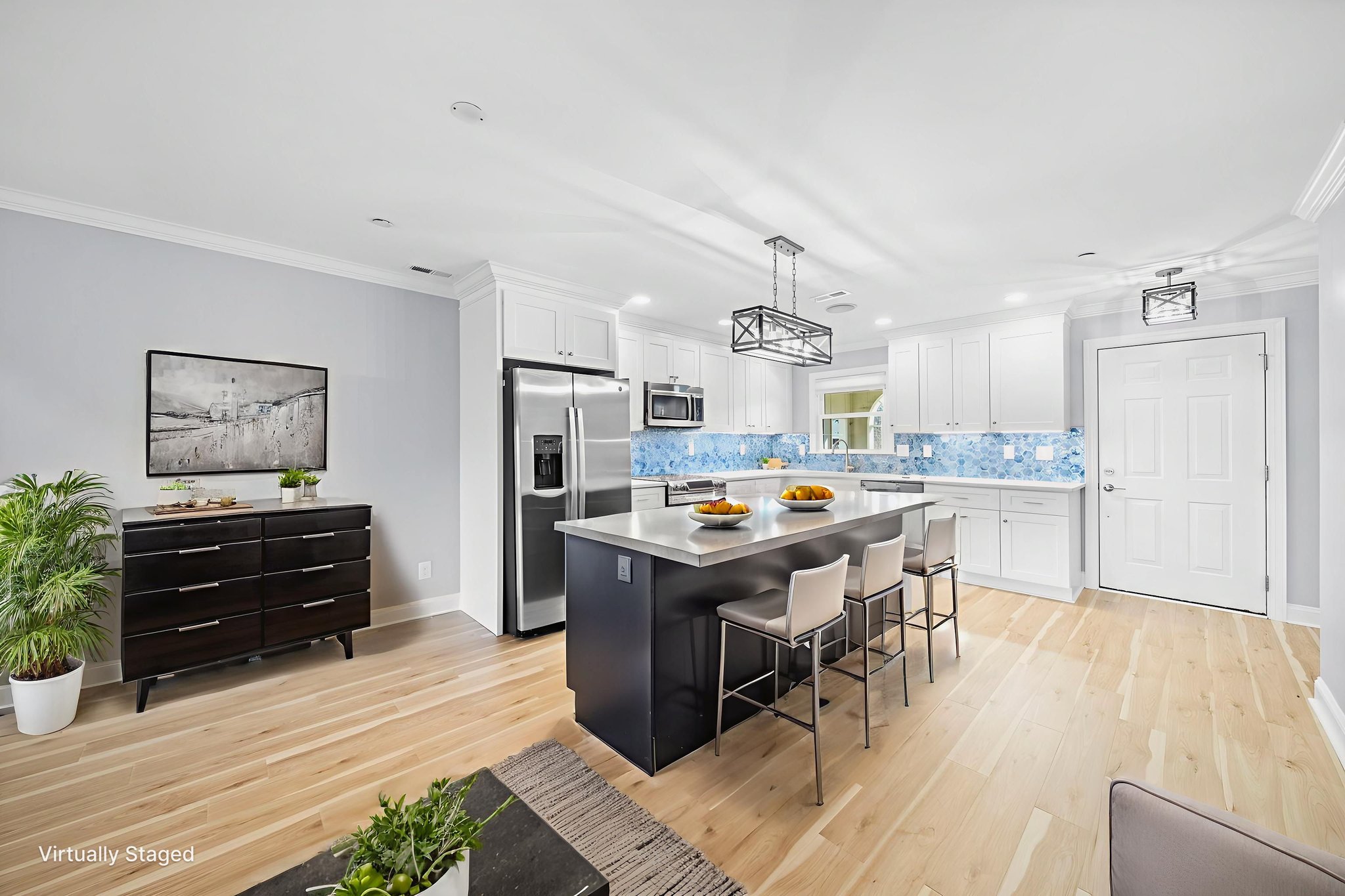 EDI00627-2_print virtually staged.jpeg