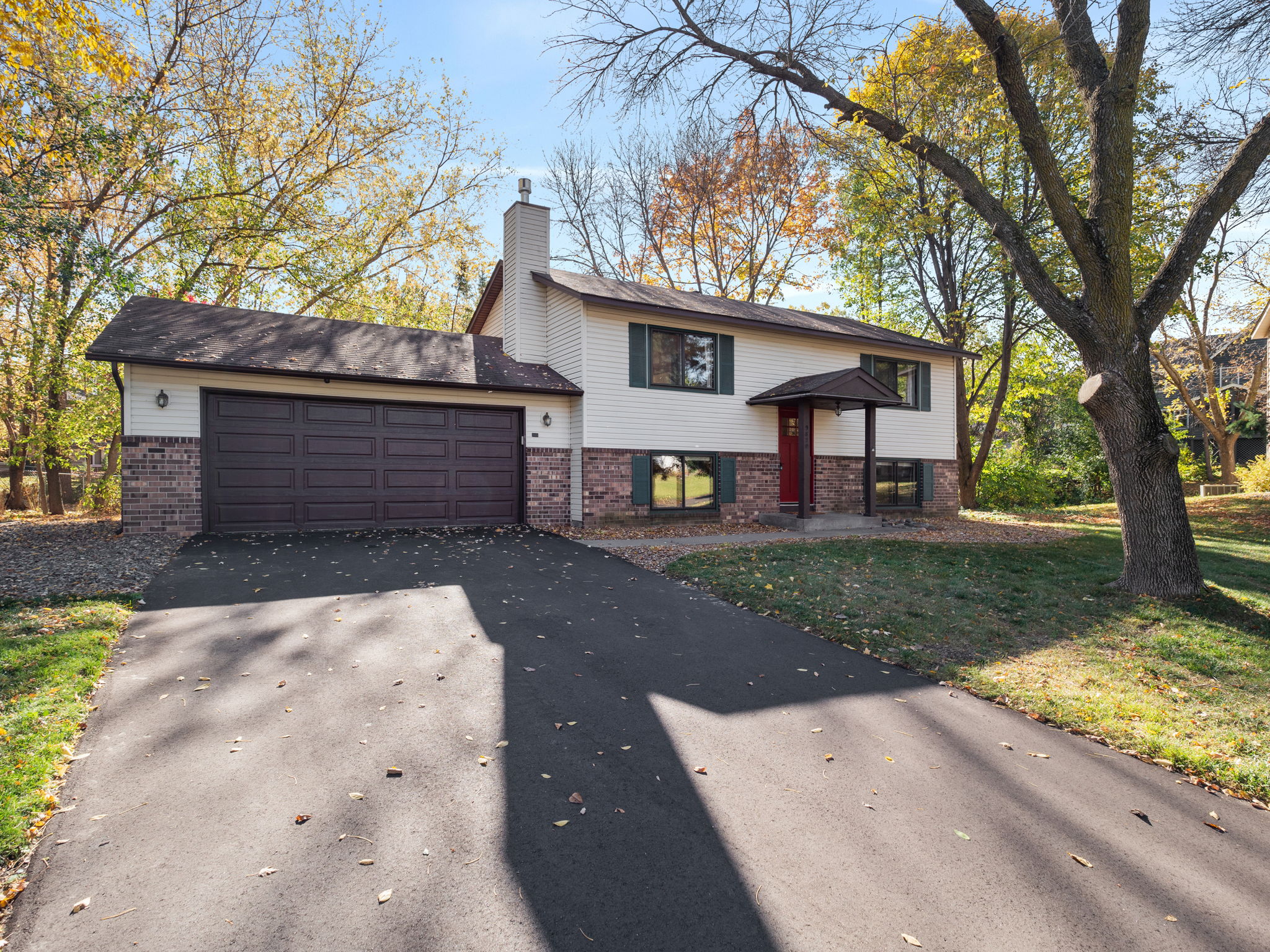  9820 Cromwell Dr, Eden Prairie, MN 55347, US