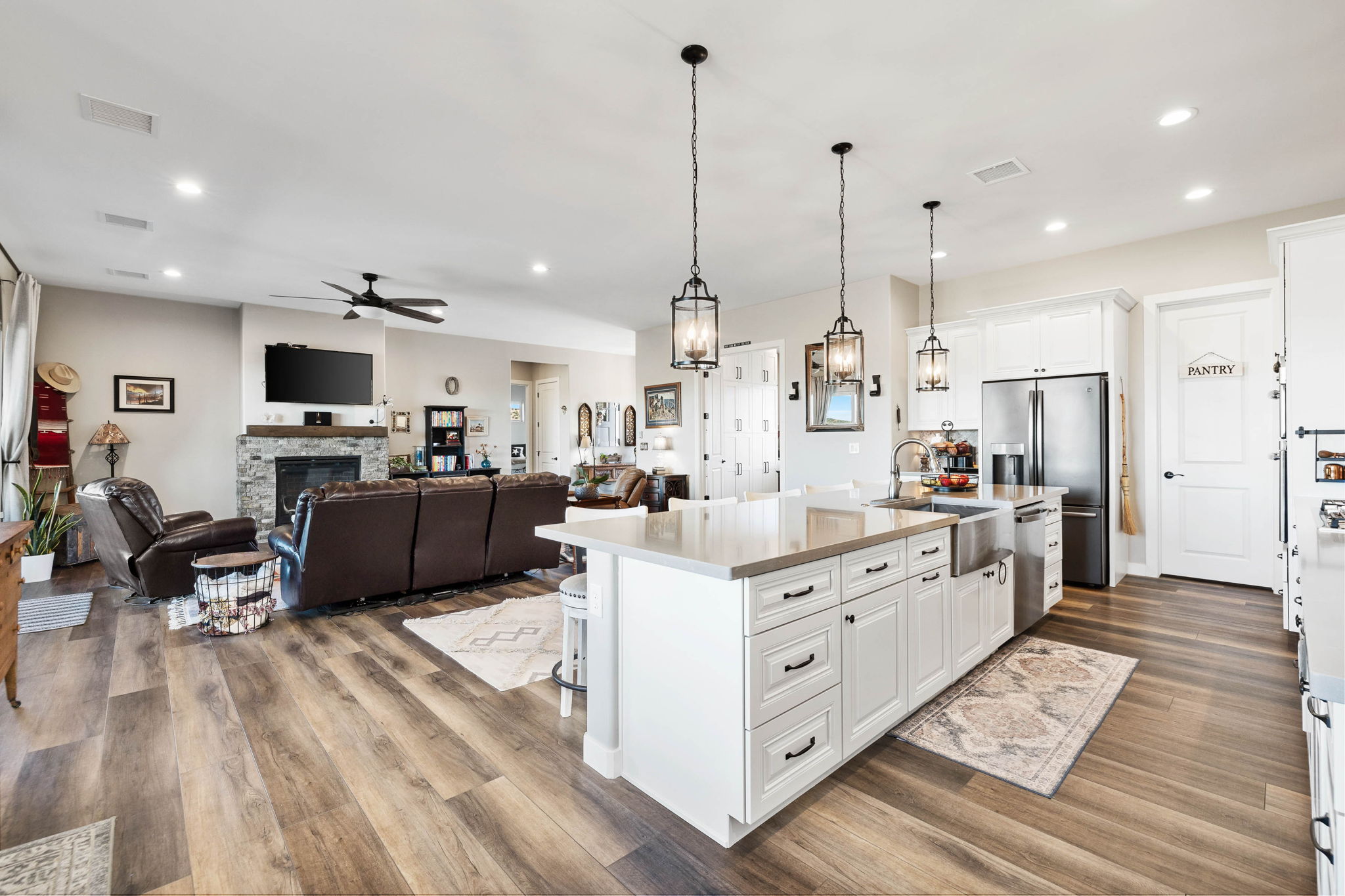 Kitcheing To Living Room