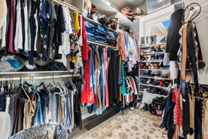 Primary Closet (2)