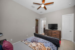 Separate Guest Bedroom5b