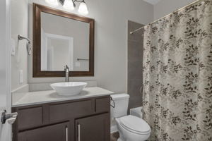  Photo 77