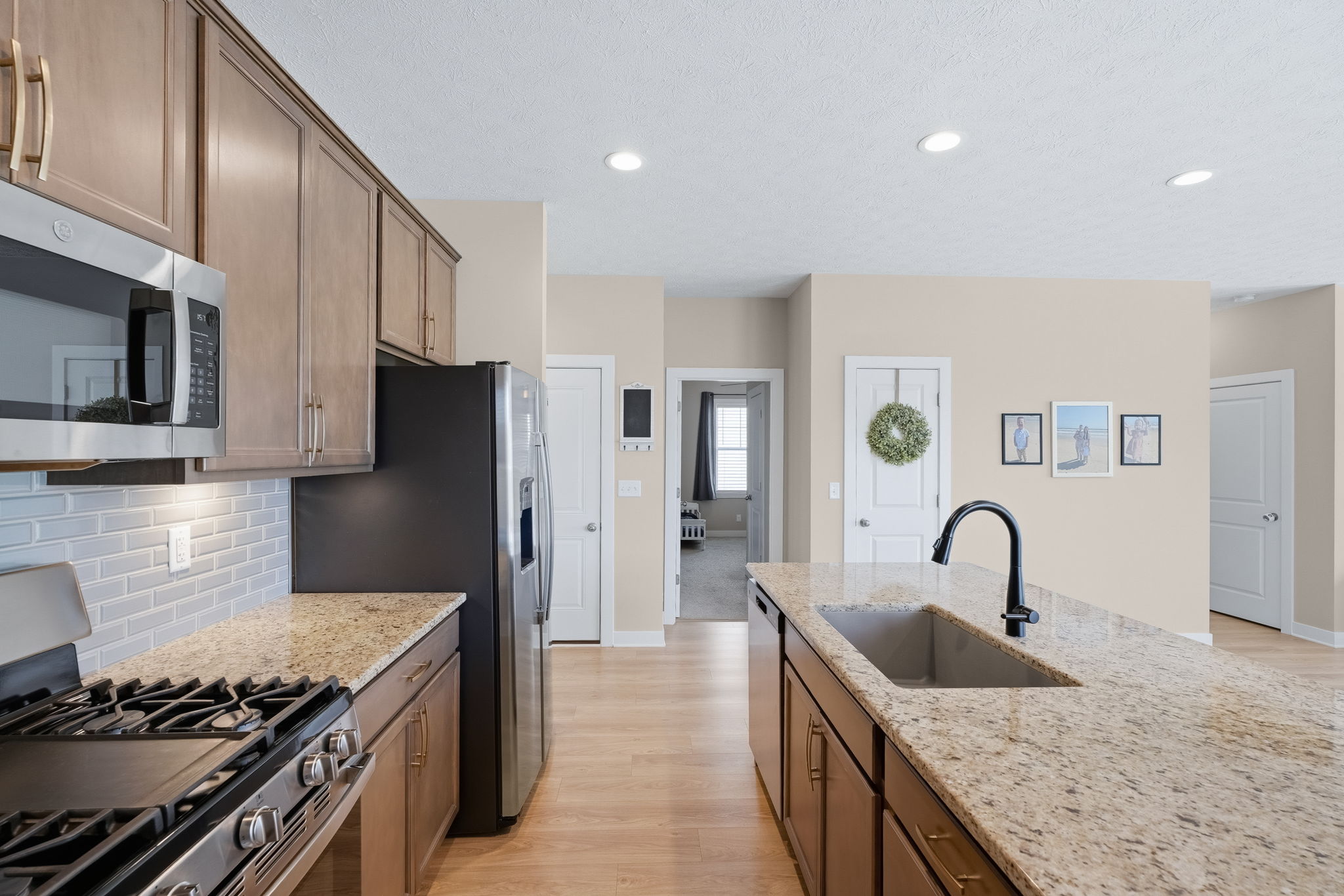 Gas Stove with Center Griddle