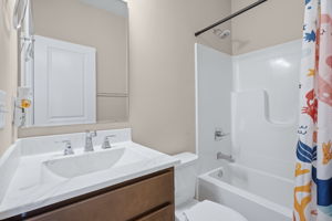 2nd Full Bathroom with Tub-Shower