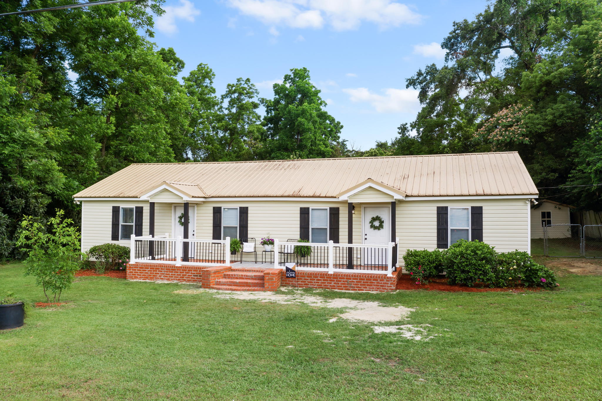 985 4th Ave, Graceville, FL 32440 Sirpixalot