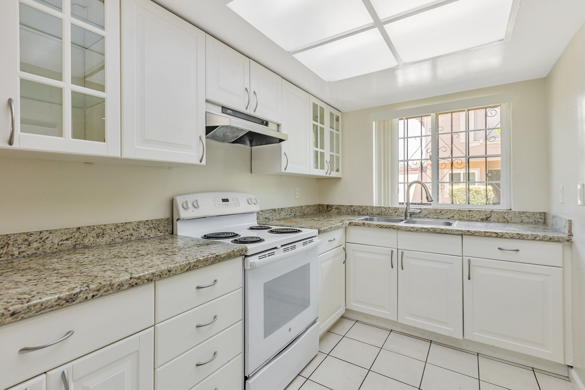 014_985 Bellhurst Ave