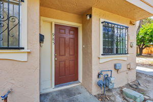 004_985 Bellhurst Ave