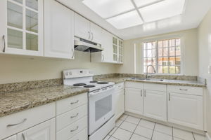 014_985 Bellhurst Ave