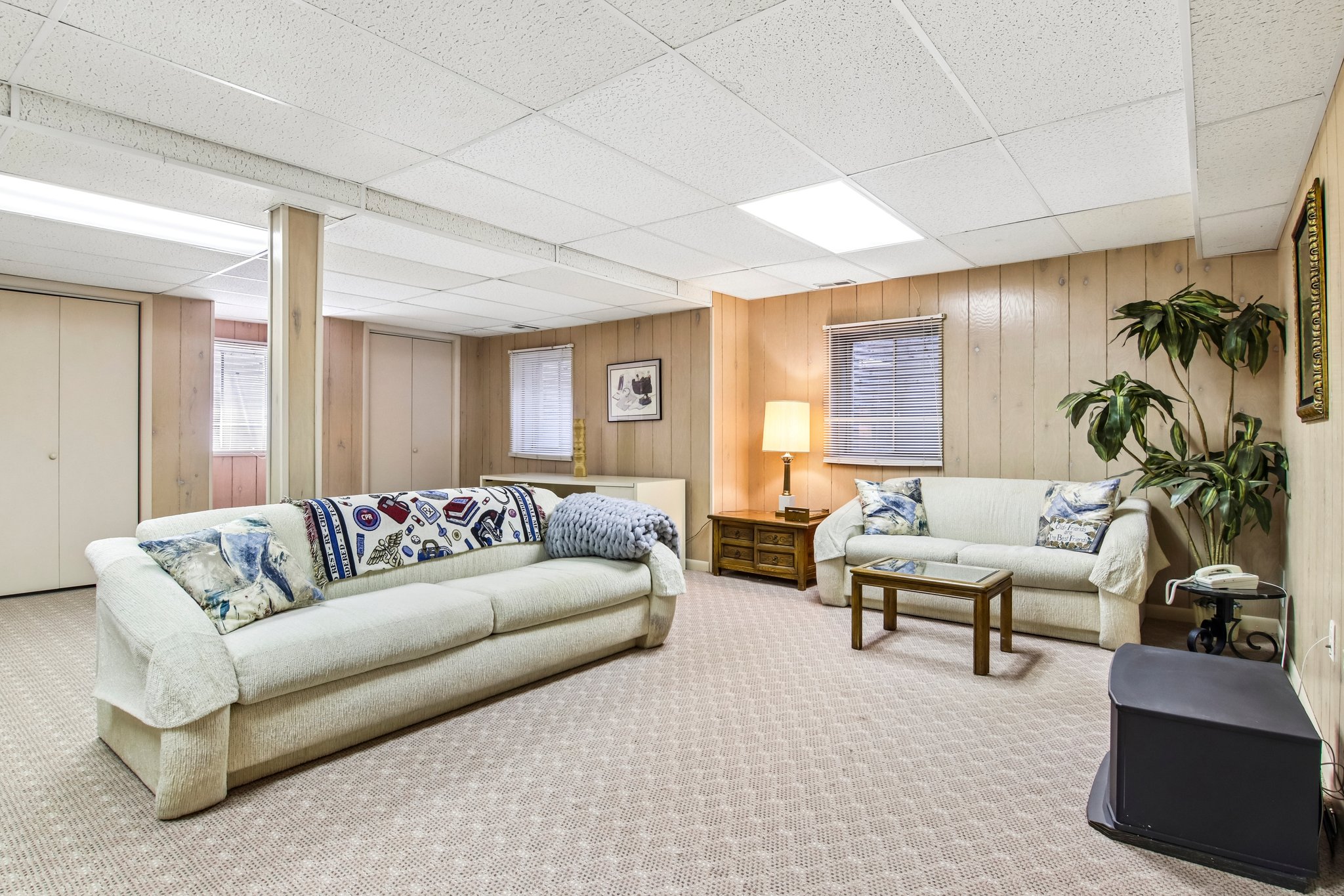 Coventry Ln-S2404-036.jpg