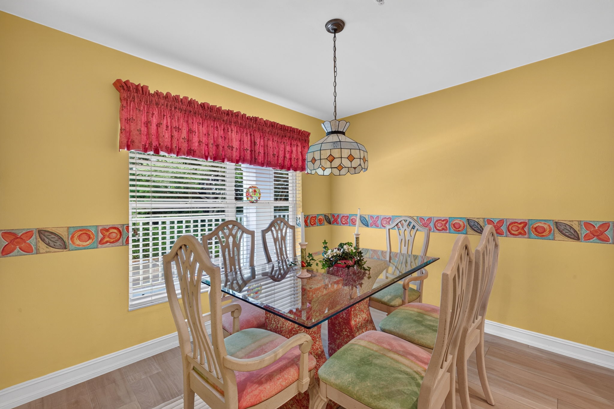 Dining Room 2 of 2