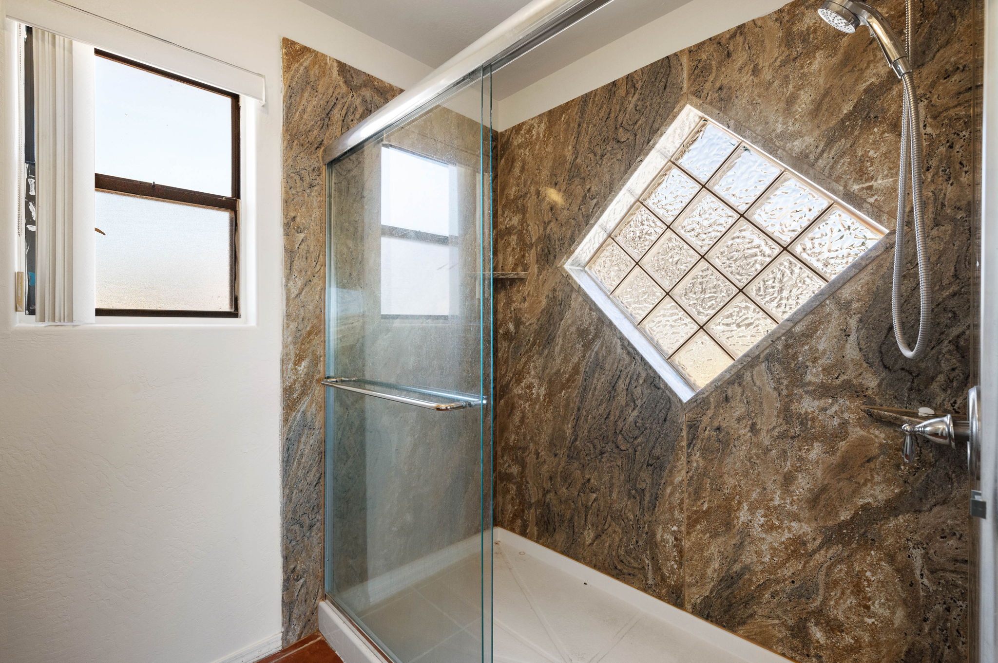 Primary Bathroom (3)