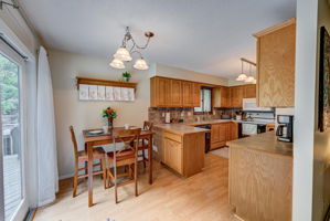 Kitchen/Eating Area